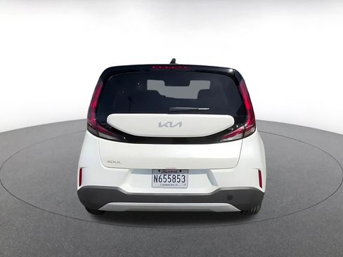 Used 2025 Kia Soul LX w/ LX Technology Package image 12