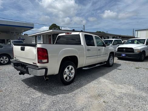 Used 2011 GMC Sierra 1500 SLT w/ SLT White Diamond Edition RWD image 4