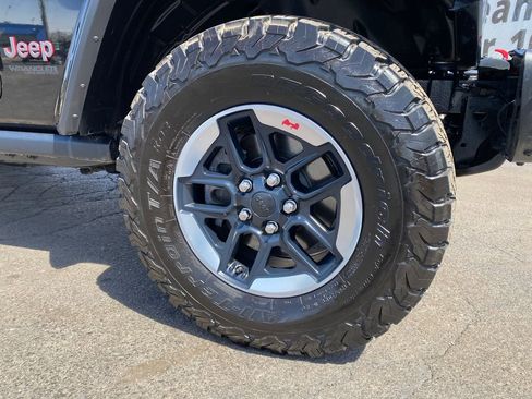 Used 2019 Jeep Wrangler Unlimited Rubicon w/ Advanced Safety Group AWD/4WD image 30