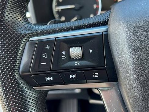 Used 2023 Mitsubishi Outlander SE image 23