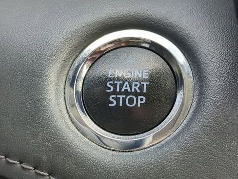 Used 2022 Toyota Highlander XLE image 27