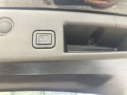 Used 2024 Chevrolet Equinox LT w/ LPO, Floor Liner Package FWD image 27