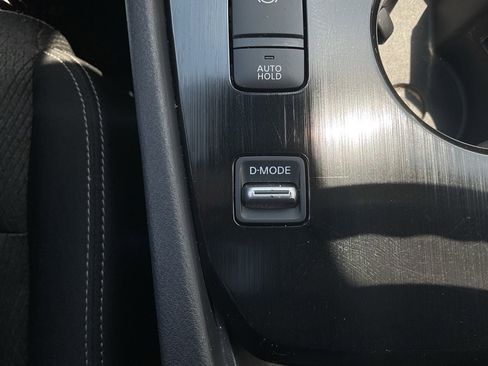 Used 2025 Nissan Rogue SV FWD image 21