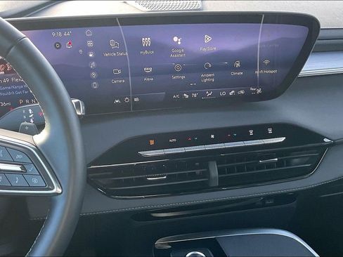 Used 2025 Buick Enclave Preferred image 9