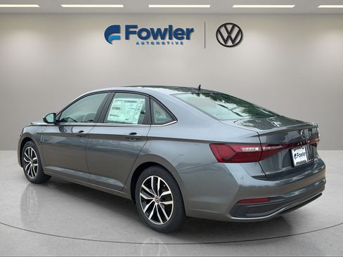 New 2026 Volkswagen Jetta SE FWD image 5