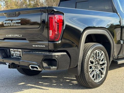 Used 2025 GMC Sierra 1500 Denali Ultimate image 17