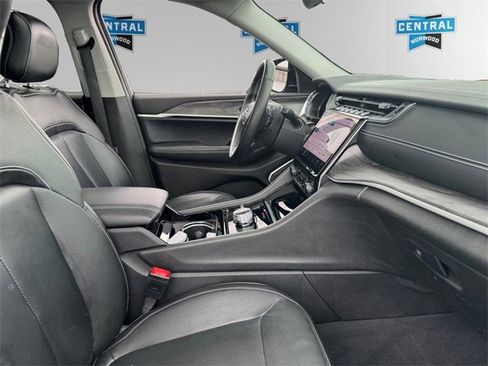 Certified 2022 Jeep Grand Cherokee L Limited image 16