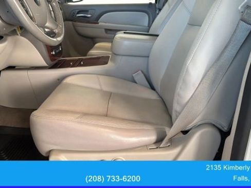 Used 2014 Chevrolet Suburban LTZ image 17