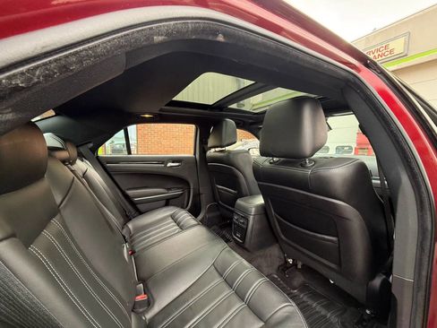 Used 2018 Chrysler 300 S w/ 300S Premium Group image 20