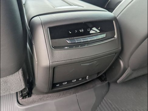 Used 2023 Cadillac Escalade ESV Sport Platinum w/ LPO, ONYX Package AWD/4WD image 17