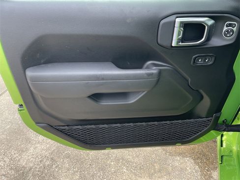 New 2025 Jeep Gladiator Sport image 11