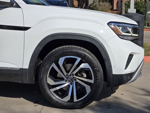 Used 2021 Volkswagen Atlas SEL Premium image 11