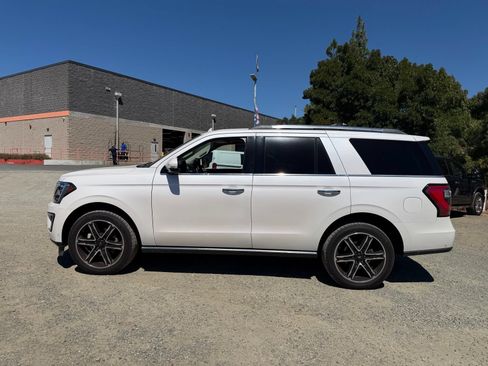 Used 2019 Ford Expedition Limited w/ Special Edition Package AWD/4WD image 2