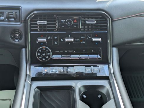 Used 2025 Nissan Armada PRO-4X AWD/4WD image 18
