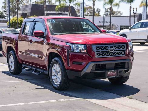 Used 2023 Nissan Frontier SV w/ Technology Package RWD image 3