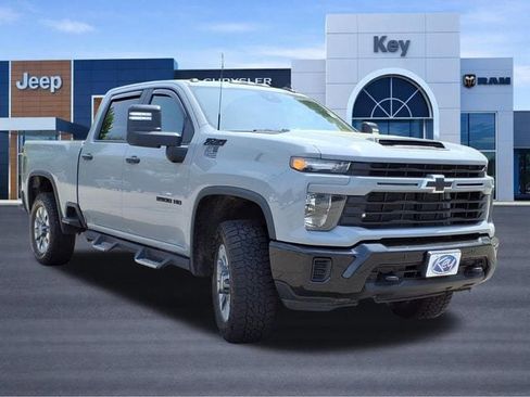 Used 2025 Chevrolet Silverado 2500 Custom w/ Custom Convenience Package AWD/4WD image 6