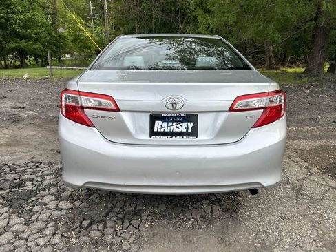 Used 2012 Toyota Camry LE FWD image 7