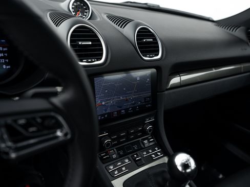 Certified 2025 Porsche 718 Cayman S RWD image 18