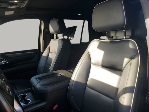 Used 2021 GMC Yukon SLT w/ SLT Premium Package image 32