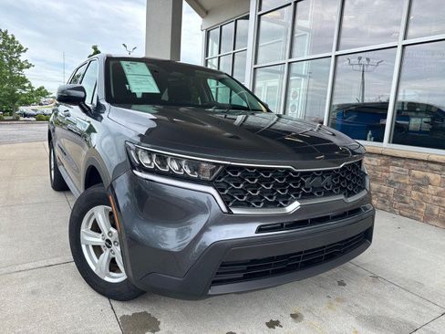 Used 2023 Kia Sorento LX AWD/4WD image 2