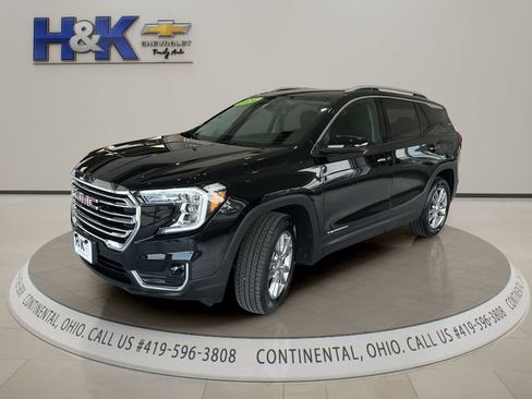 Used 2024 GMC Terrain SLT AWD/4WD image 3