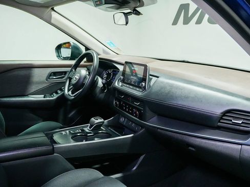 Used 2023 Nissan Rogue S image 24