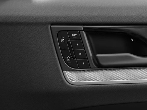 New 2025 Porsche Cayenne E-Hybrid image 74