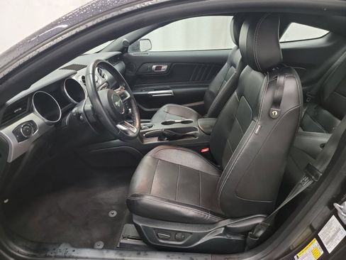 Used 2022 Ford Mustang GT Premium image 12