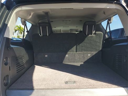 Used 2017 Cadillac Escalade ESV 4WD image 8