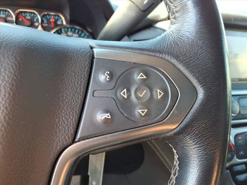 Used 2020 Chevrolet Suburban LT image 17