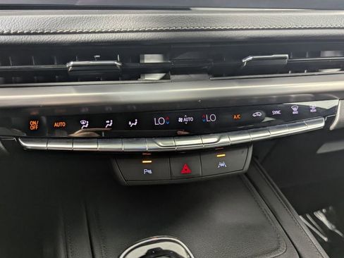 Used 2024 Cadillac XT4 Premium Luxury FWD image 21