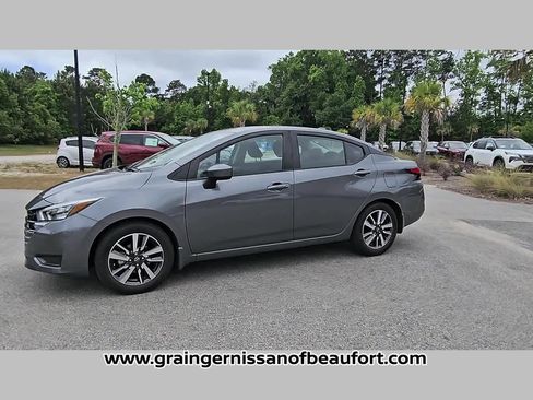 Used 2025 Nissan Versa SV w/ Trunk Package FWD image 25