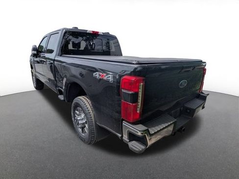 Used 2023 Ford F250 Lariat w/ Lariat Ultimate Package AWD/4WD image 3