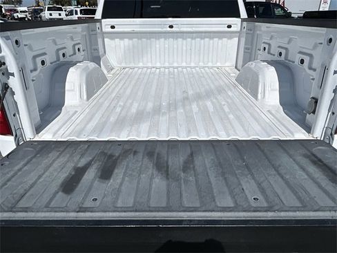 Used 2022 Chevrolet Silverado 1500 LT image 15