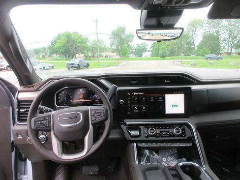 New 2026 GMC Sierra 3500 Denali w/ Denali Reserve Package AWD/4WD image 17