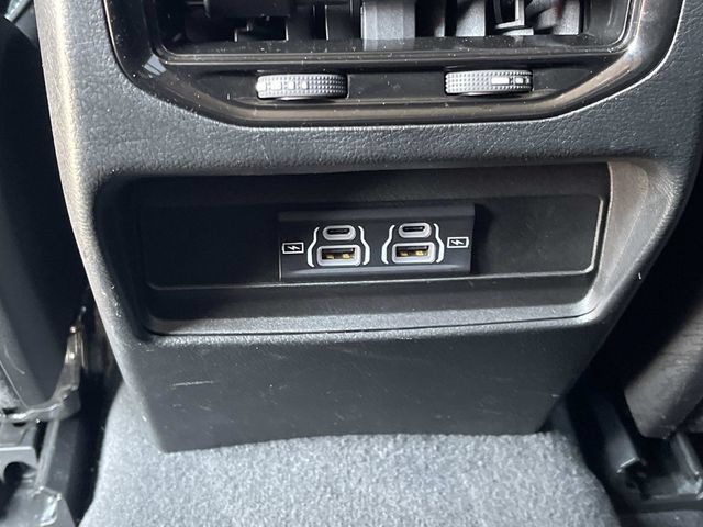 Used 2023 Jeep Grand Cherokee Laredo AWD/4WD image 16