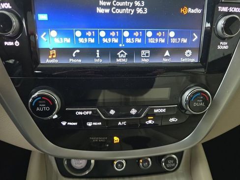 Used 2017 Nissan Murano Platinum w/ Platinum Technology Package image 4