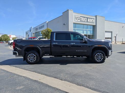 Used 2025 GMC Sierra 2500 SLT image 2