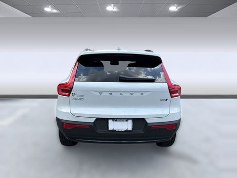 New 2026 Volvo XC40 B5 Plus w/ Climate Package AWD/4WD image 10