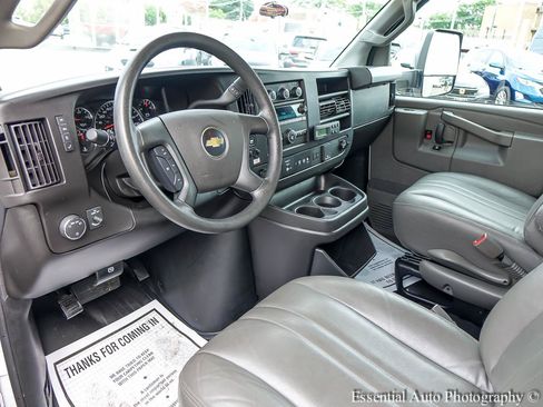 Used 2024 Chevrolet Express 3500 w/ Power Convenience Package RWD image 9