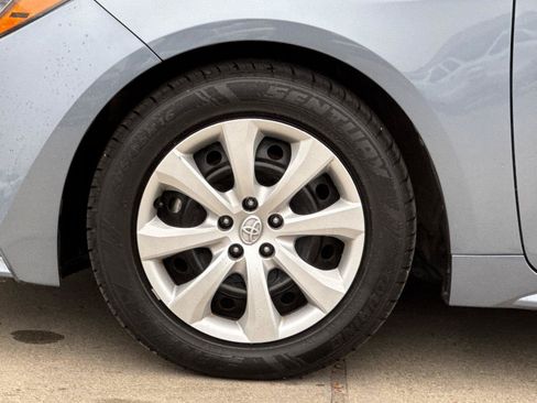 Used 2025 Toyota Corolla LE FWD image 27