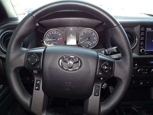 Used 2023 Toyota Tacoma TRD Off-Road w/ Technology Package AWD/4WD image 15
