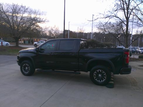 Used 2024 Chevrolet Silverado 1500 ZR2 w/ Technology Package image 8