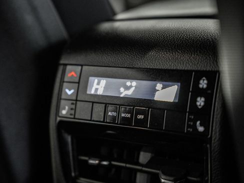 Certified 2024 Jeep Grand Cherokee L Limited image 36