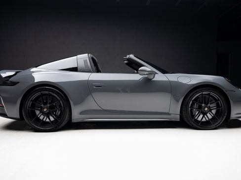 Used 2025 Porsche 911 Targa 4 GTS image 38