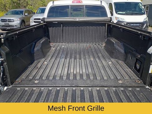 Used 2022 Toyota Tacoma TRD Sport AWD/4WD image 19