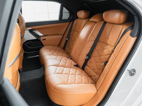 Used 2023 BMW 740i w/ Parking Assistance Package image 21