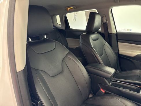 Used 2022 Jeep Compass Limited image 13