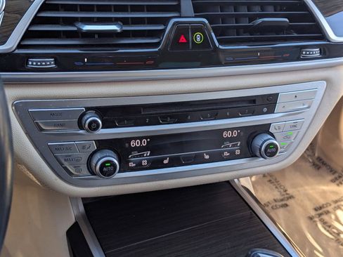 Used 2018 BMW 740e xDrive w/ Driver Assistance Package image 26