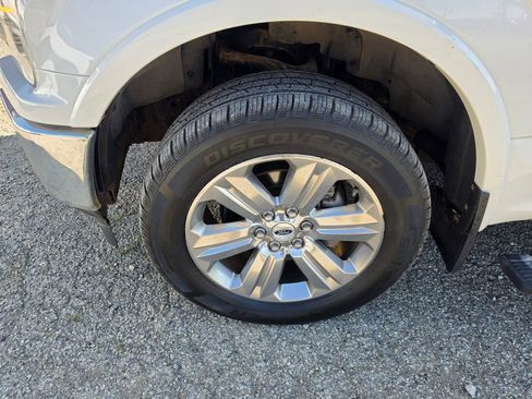 Used 2018 Ford F150 Lariat w/ Equipment Group 502A Luxury AWD/4WD image 3